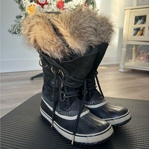 Sorel Black Winter Boots with Faux Fur